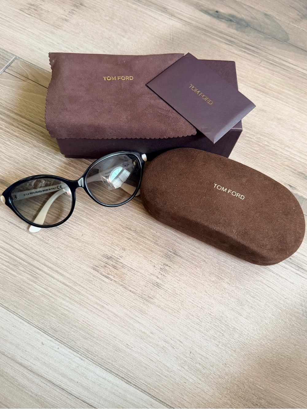 Tom Ford Black and Cream Cat-Eye Glasses with Brown Case